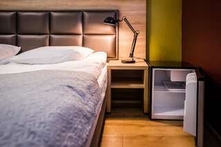 Отели типа «постель и завтрак» Apartamenty Eskapada Корбелюв Стандартный двухместный номер с 1 кроватью-3